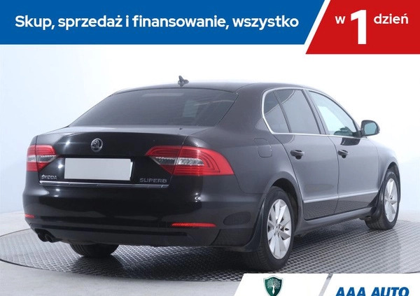 Skoda Superb cena 50000 przebieg: 121229, rok produkcji 2014 z Orzesze małe 326